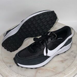 Nike Waffle Debut Running shoes sneakers Black White Men’s Size 8.5